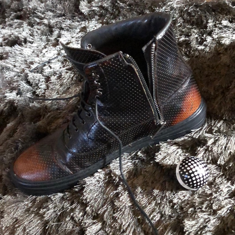 Alexander McQueen boots - Picture 5 of 5